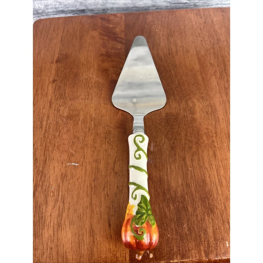 Temptations by Tara Tesher Ceramic Handle Pumpkin Patch Cake Pie Serving Utensil